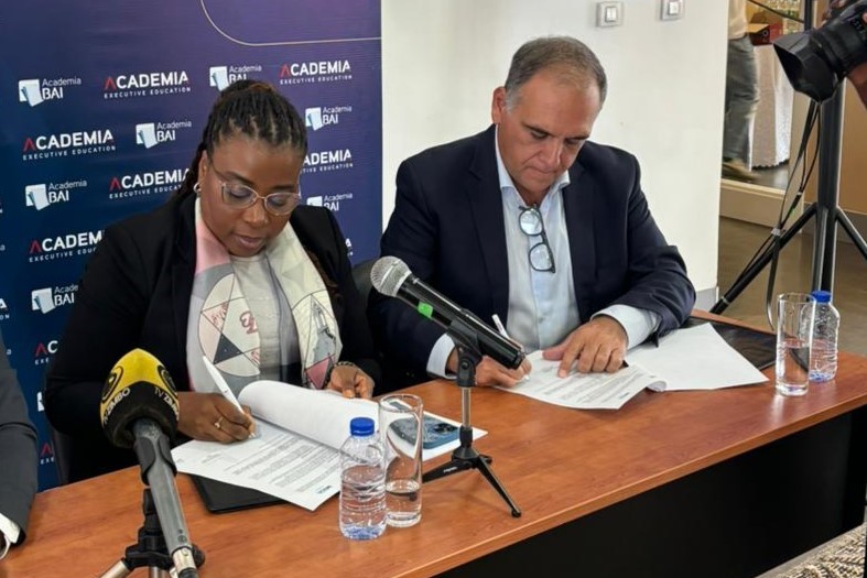 Academia BAI, Angola